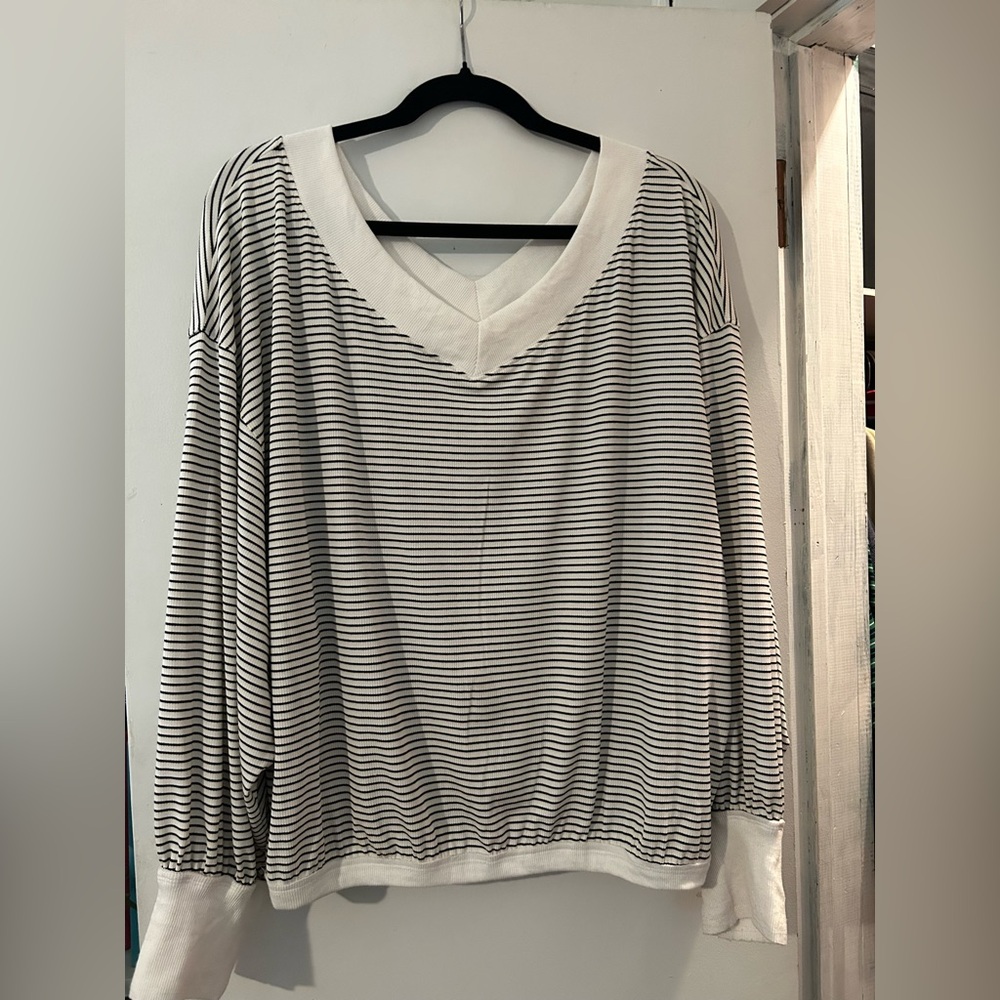 Mittoshop Black and White Striped V-Neck Top
